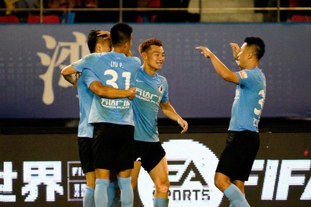 【中超】商隐闪击林良铭破门 大连人2比0沧州雄狮