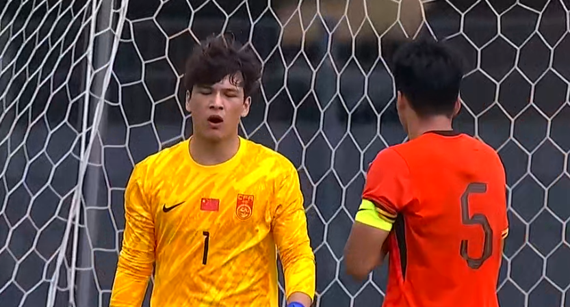 华体会下载-U19国足4分钟丢2球！依合散超巨失误，刘佳乐送礼，久帅不满